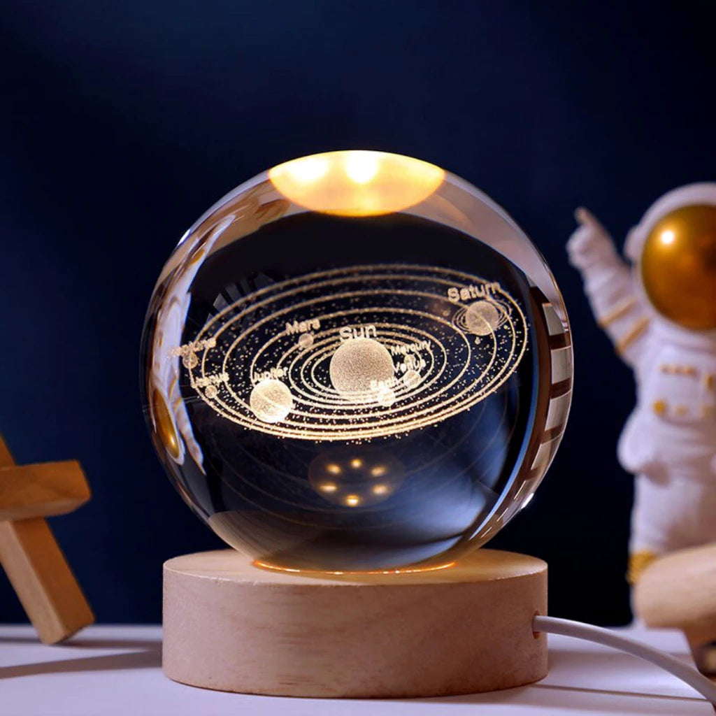 Luminária Bola de Cristal Led para Mesa Globo Vidro 3d Base Madeira